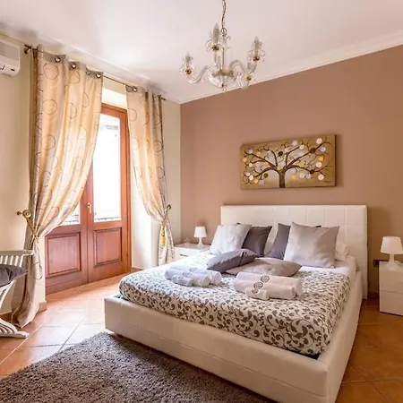 Apartment The Chic House , Cir: 19082053c213726 Palermo