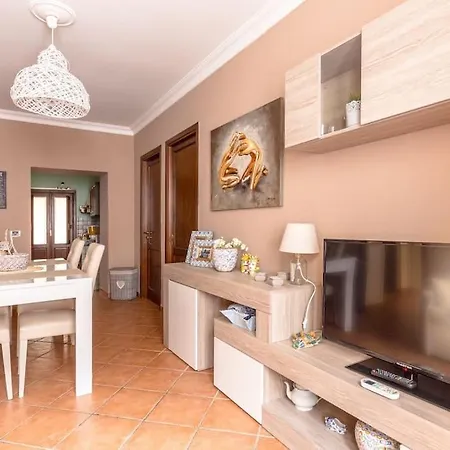 Apartment The Chic House , Cir: 19082053c213726 Palermo